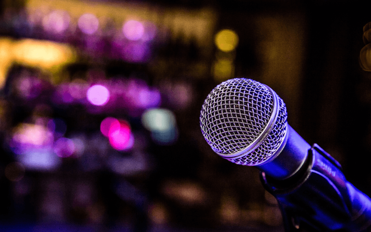 FIAP巴黎脱口秀开放麦:新秀登台之夜